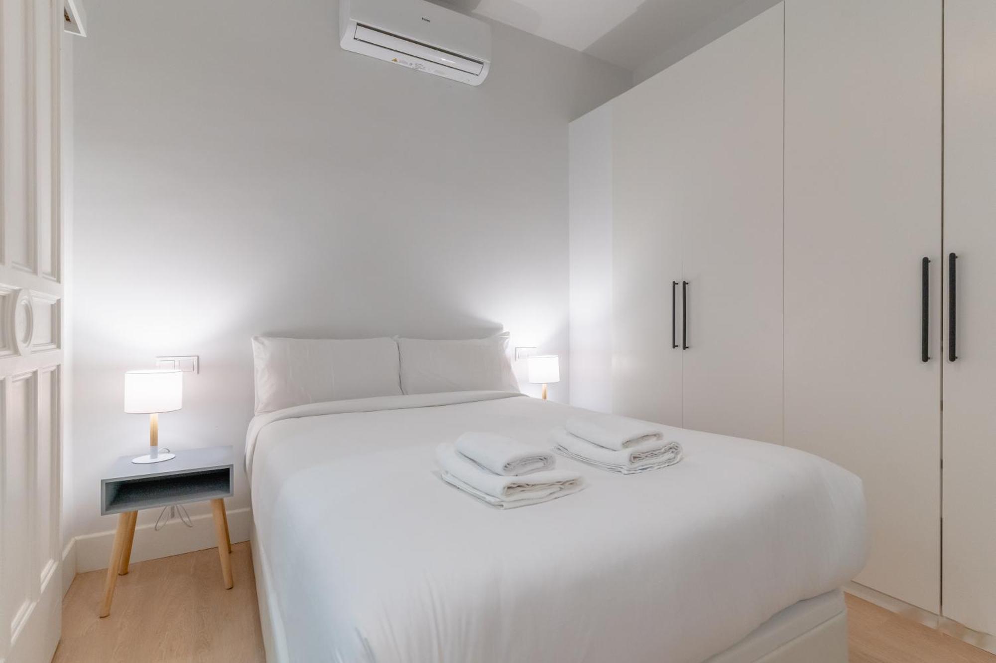 Appartamento Cozy And Central-1Bd 1Bth- Cortes Madrid Esterno foto